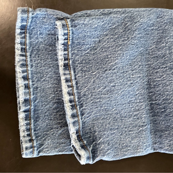 Levi's Men's Straight Blue Denim Jeans with Signature Back Pockets 30/30 - Picture 4 of 4